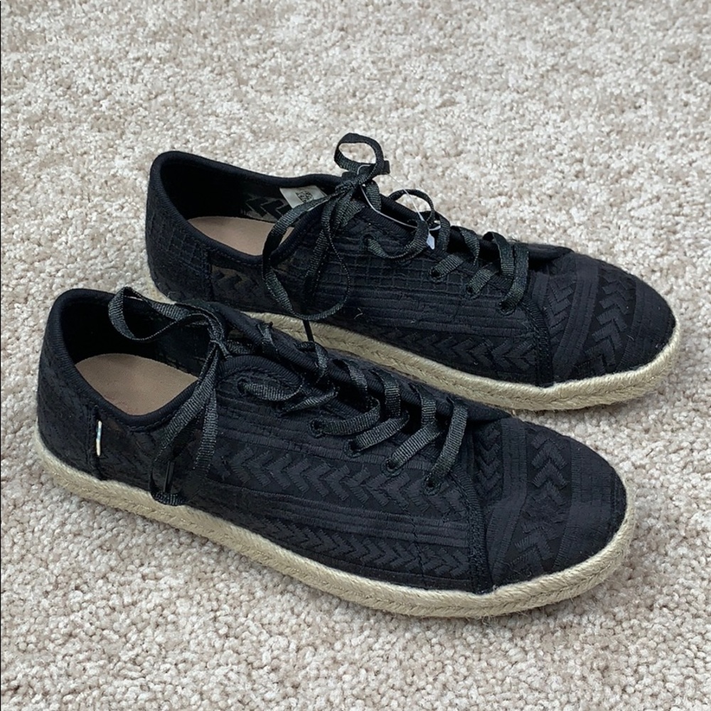 NWOT Toms Lena black arrow espadrilles sz 7